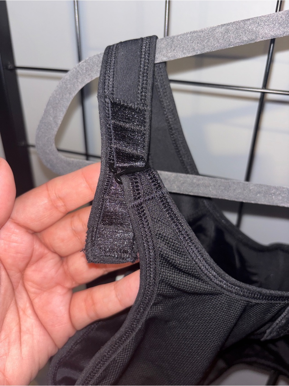 Wacoal Black Underwire Sport Bra with Wide Straps NWT - Picture 5 of 6